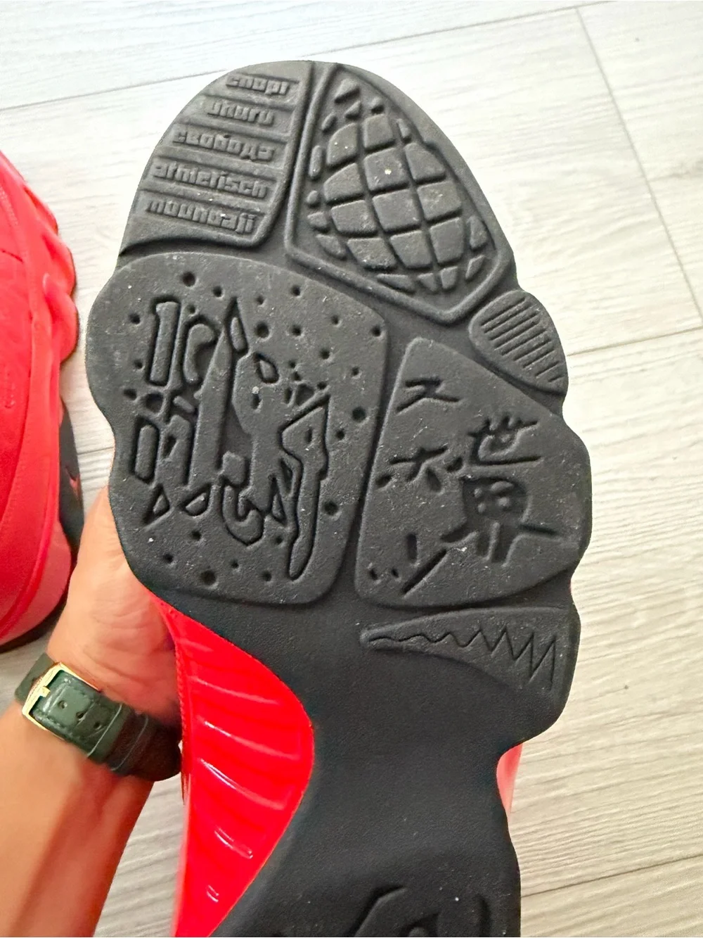 Jordan 9 Retro Chile Red